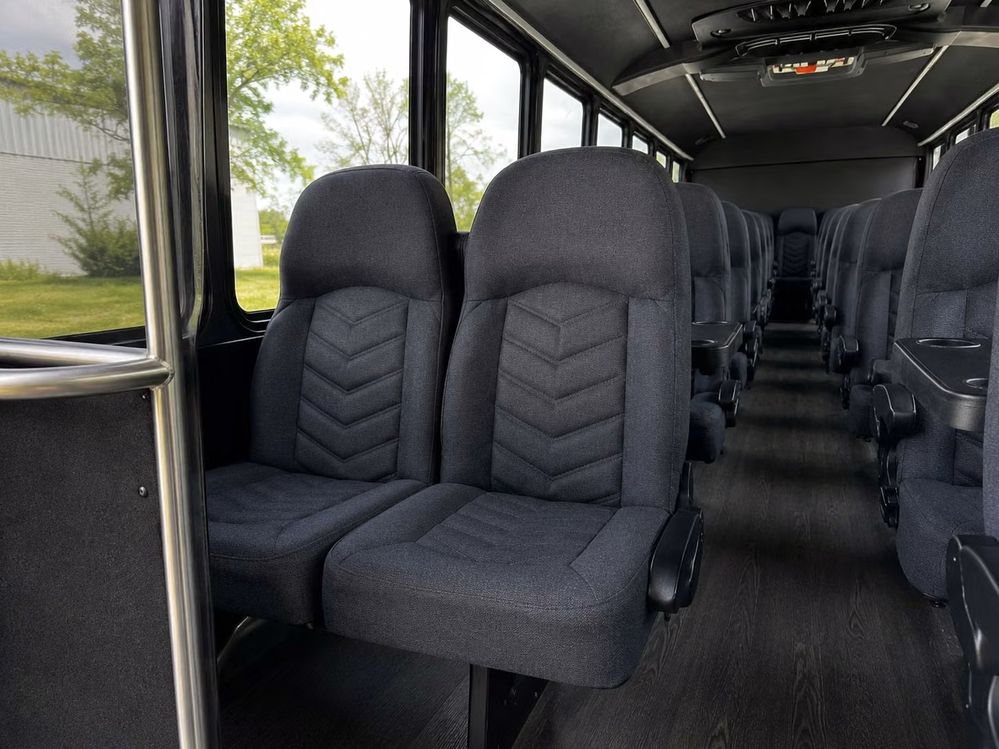 tyler 20 passenger minibus rental